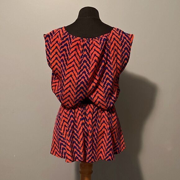 Anthropologie Paper Crane Women's Red Chevron Sleeveless Peplum Blouse - Picture 4 of 9